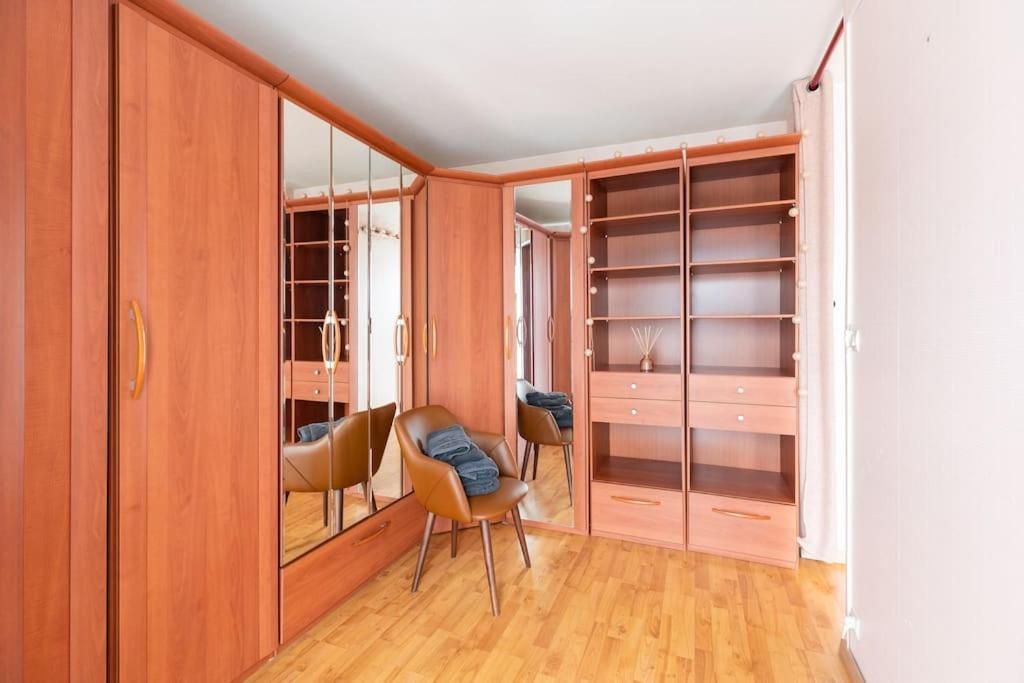 Appartement Spacieux/ Disneyland/Paris/Wifi/Bureau Шамп-сюр-Марн Екстериор снимка